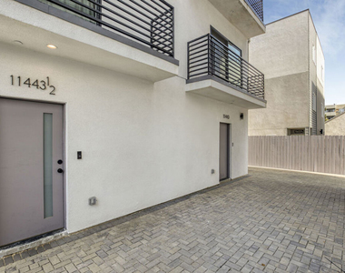 11443 Hatteras Street - Photo Thumbnail 2
