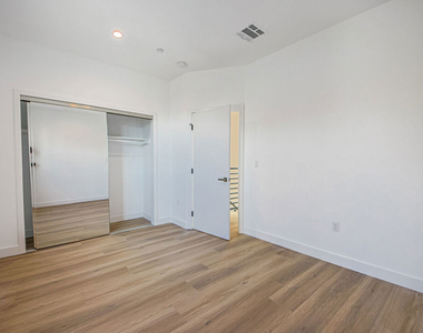 11443 Hatteras Street - Photo Thumbnail 16