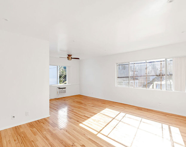 1915 S Shenandoah Street - Photo Thumbnail 1