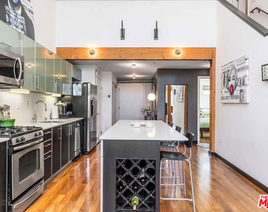 4215 Glencoe Avenue - Photo Thumbnail 8
