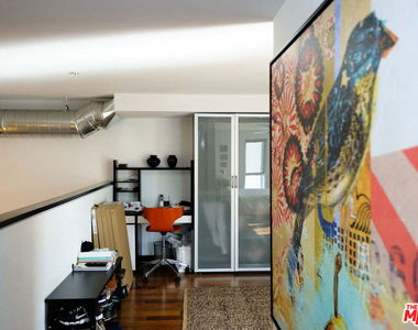 4215 Glencoe Avenue - Photo Thumbnail 16