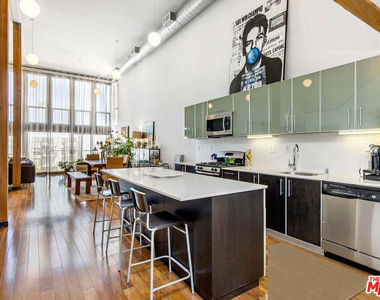 4215 Glencoe Avenue - Photo Thumbnail 9