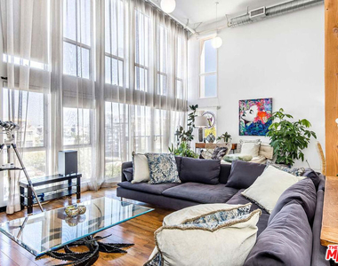 4215 Glencoe Avenue - Photo Thumbnail 4