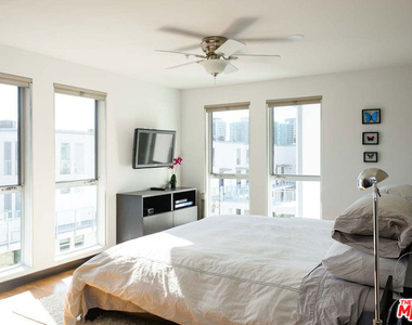 4215 Glencoe Avenue - Photo Thumbnail 19