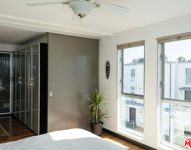4215 Glencoe Avenue - Photo Thumbnail 23