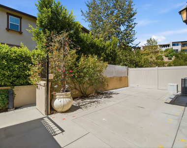 732 Tennis Club Lane - Photo Thumbnail 4