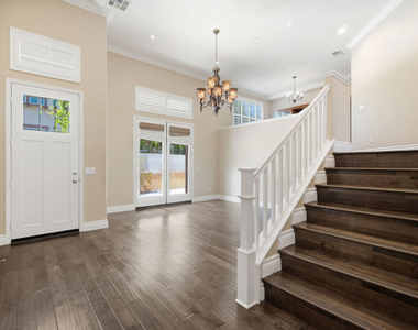 732 Tennis Club Lane - Photo Thumbnail 9