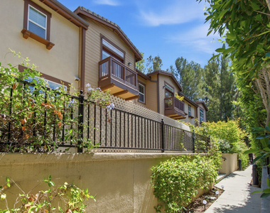 732 Tennis Club Lane - Photo Thumbnail 1