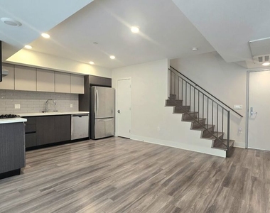 5030 Rosewood Avenue - Photo Thumbnail 1