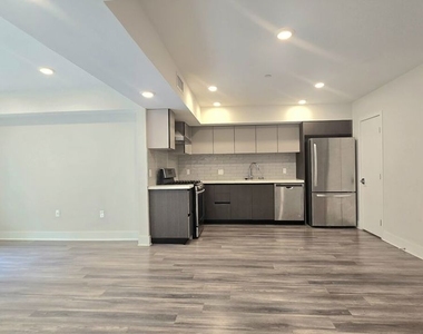 5030 Rosewood Avenue - Photo Thumbnail 3