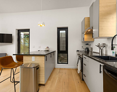5204 Baltimore Street - Photo Thumbnail 25