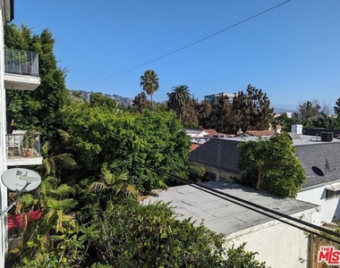 100 N Wetherly Drive - Photo Thumbnail 30
