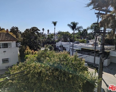 100 N Wetherly Drive - Photo Thumbnail 31