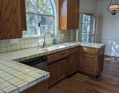 100 N Wetherly Drive - Photo Thumbnail 13