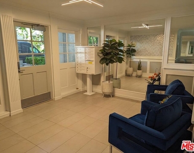 100 N Wetherly Drive - Photo Thumbnail 3