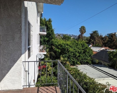 100 N Wetherly Drive - Photo Thumbnail 32