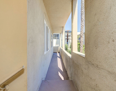 932 S Shenandoah Street - Photo Thumbnail 11