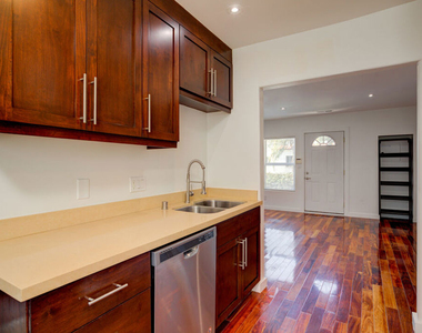 932 S Shenandoah Street - Photo Thumbnail 4