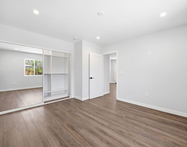 3121 Oakhurst Avenue - Photo Thumbnail 10