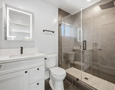 3121 Oakhurst Avenue - Photo Thumbnail 11