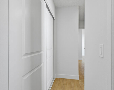 1352 S Carmelina Avenue - Photo Thumbnail 11
