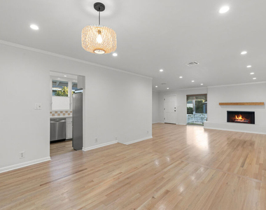 3760 Beethoven Street - Photo Thumbnail 9
