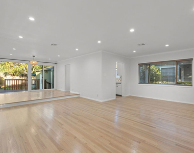 3760 Beethoven Street - Photo Thumbnail 7