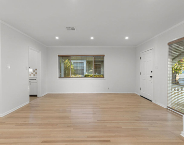 3760 Beethoven Street - Photo Thumbnail 5