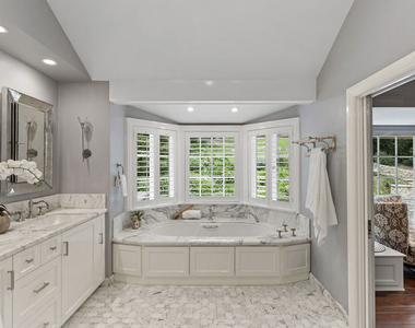 15938 Valley Vista Boulevard - Photo Thumbnail 21