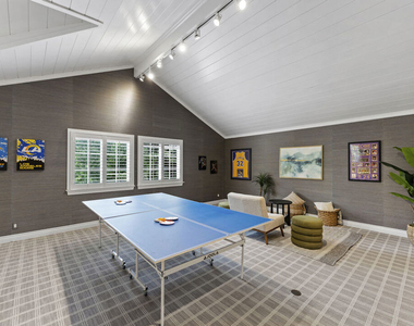 15938 Valley Vista Boulevard - Photo Thumbnail 32