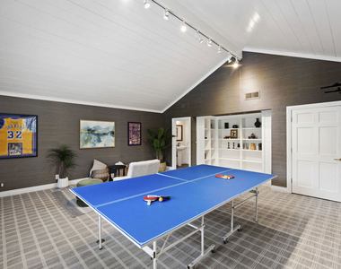 15938 Valley Vista Boulevard - Photo Thumbnail 34