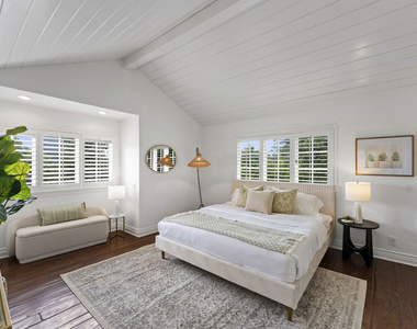 15938 Valley Vista Boulevard - Photo Thumbnail 24