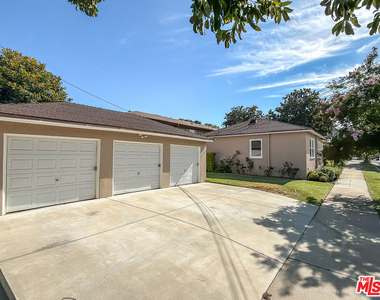 202 E Grand Avenue - Photo Thumbnail 23