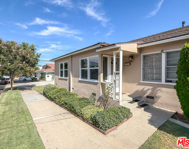 202 E Grand Avenue - Photo Thumbnail 2