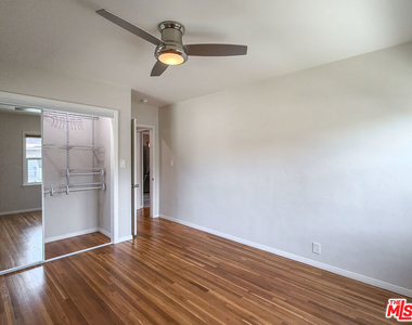 202 E Grand Avenue - Photo Thumbnail 18