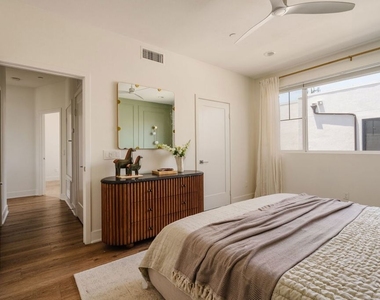 2911 W Exposition Place - Photo Thumbnail 41