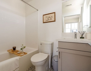 2911 W Exposition Place - Photo Thumbnail 33