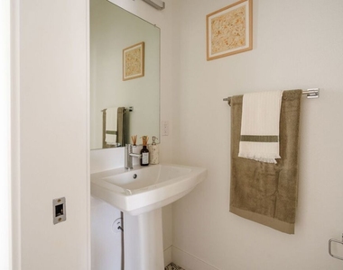 2911 W Exposition Place - Photo Thumbnail 36