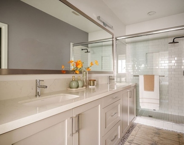 2911 W Exposition Place - Photo Thumbnail 44