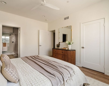 2911 W Exposition Place - Photo Thumbnail 42