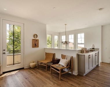 2911 W Exposition Place - Photo Thumbnail 27