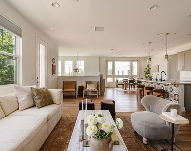 2911 W Exposition Place - Photo Thumbnail 26