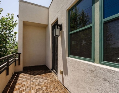 2911 W Exposition Place - Photo Thumbnail 28