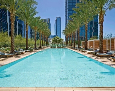 877 Francisco Street - Photo Thumbnail 19