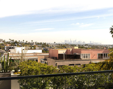 8420 W Sunset Boulevard - Photo Thumbnail 1