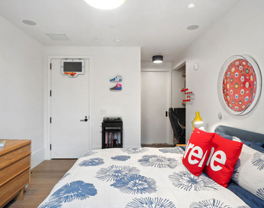 8420 W Sunset Boulevard - Photo Thumbnail 33