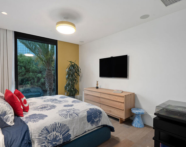 8420 W Sunset Boulevard - Photo Thumbnail 32