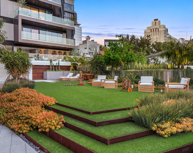 8420 W Sunset Boulevard - Photo Thumbnail 44
