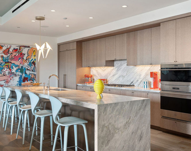 8420 W Sunset Boulevard - Photo Thumbnail 11