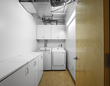 1111 S Grand Avenue - Photo Thumbnail 9